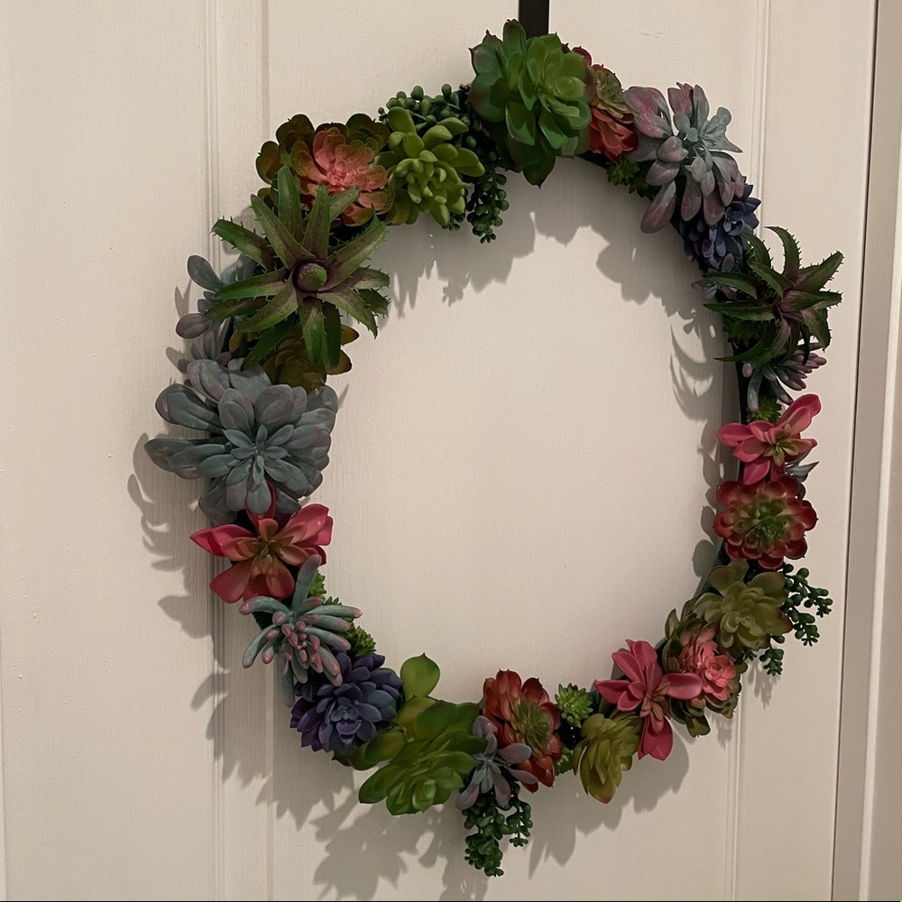 20” Faux Succulent Wreath - Handmade Indoor Succulent Wreath - Picture 6 of 8